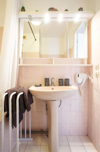 Appartement Cozy: 10/15 Min Des Champs Elysee Sartrouville Exterior photo